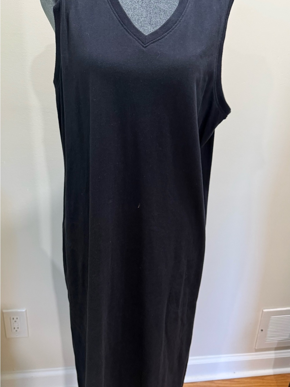 Lands' End Black V‑Neck Sleeveless Maxi Dress - Picture 2 of 10